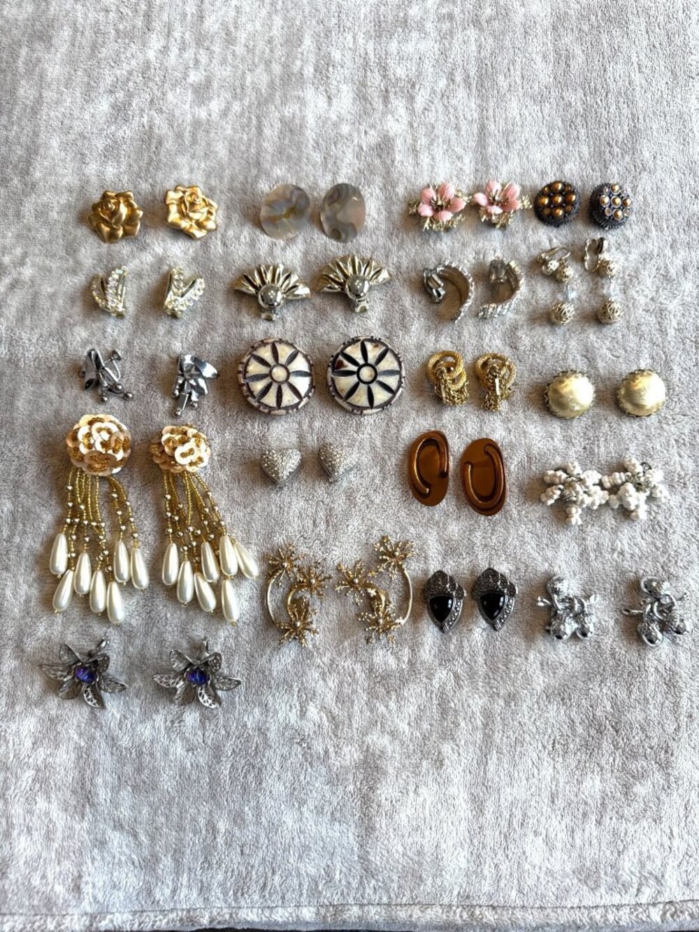20 Pairs of Assorted Vintage Statement Clip On Earrings Dangle